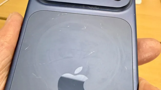 Apple, iPhone 17 Pro’lar için gündemde yer alan “scratchgate” konusunda açıklama yaptı