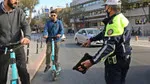 Elektrikli scooter sahipleri dikkat: Artık zorunlu olacak! 8 milyon kişiyi ilgilendiriyor…