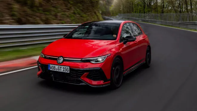 GTI rozetinin 50. yaşına özel olarak hazırlanan Volkswagen Golf GTI Edition 50 tanıtıldı