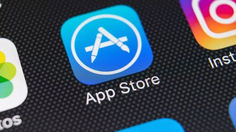 App Store’da korsan oyun krizi; Blue Prince'in sahte sürümü satışa sunuldu