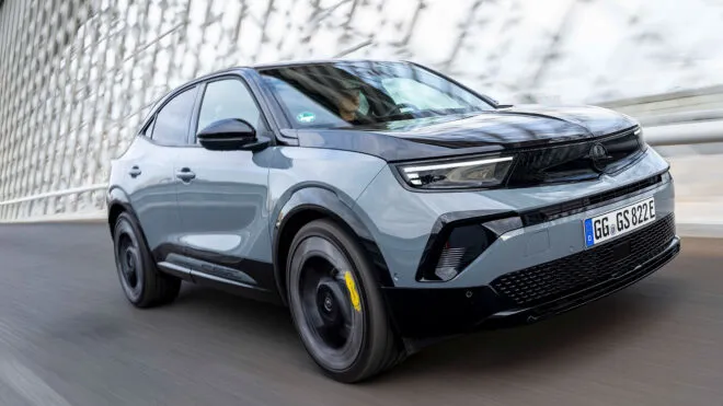 Opel Mokka GSE Türkiye'de! Elektrikli Hız Tutkunları Hazır mı?